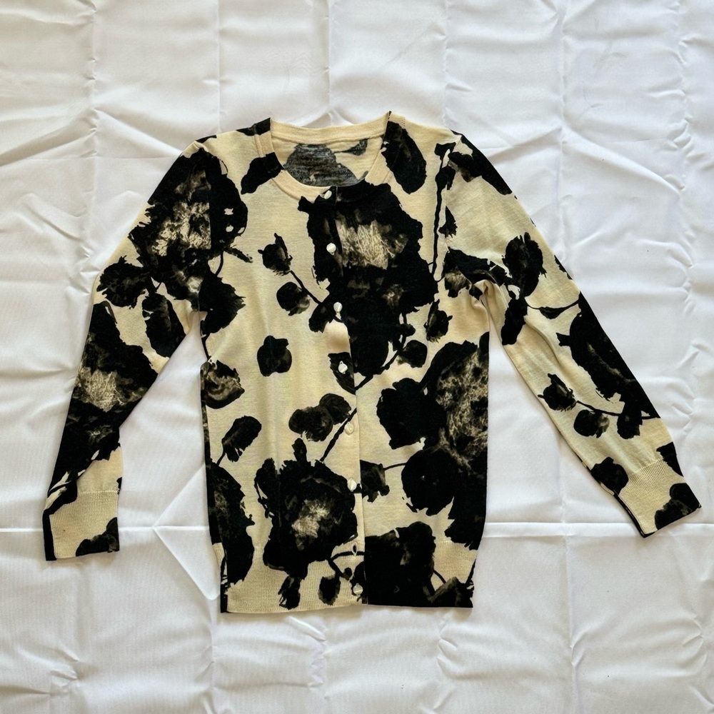 Floral print sweater